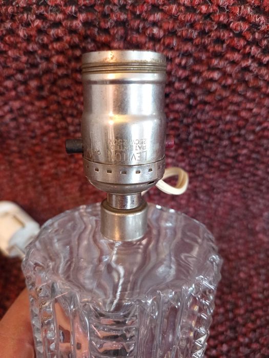 Lampa leviton vitange