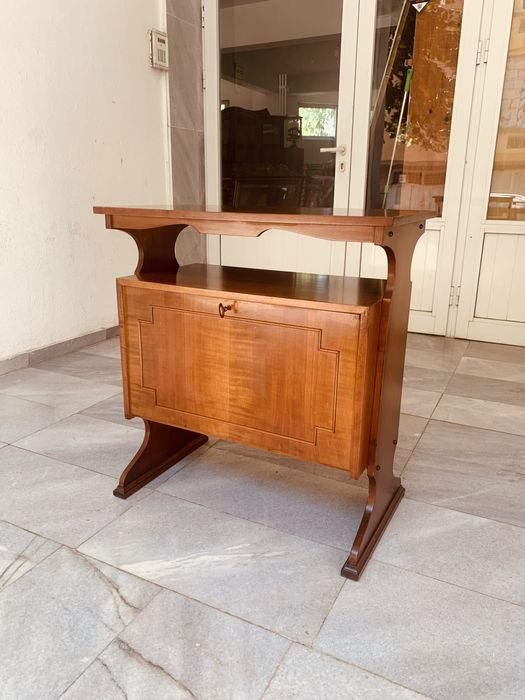 Италианско винтидж шкафче – Mid-Century Modern (1955–1965 г.)