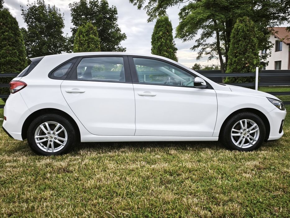 Hyundai i30 hatchback 1,4 benzina 2021 49000 km