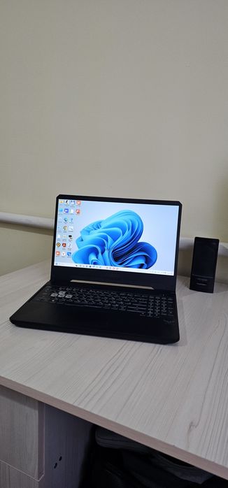Ноутбук Asus (ssd 512гб)