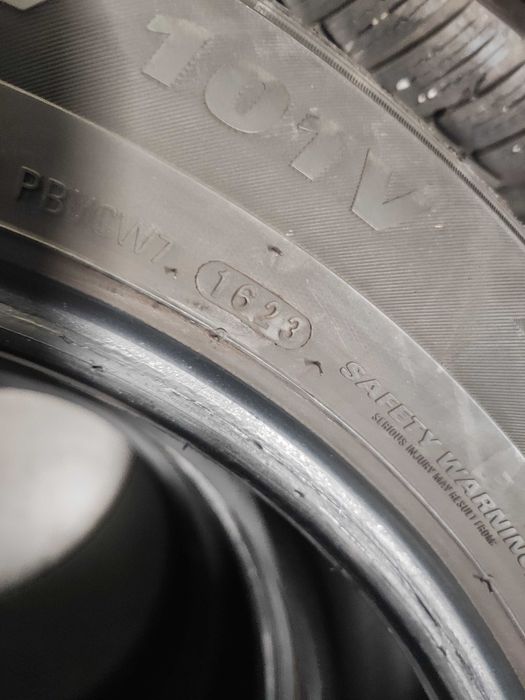 2бр.зимни гуми 225/55/17 Kumho