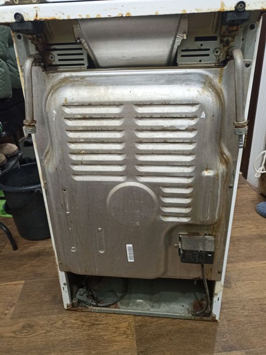 Газовая плита Indesit.