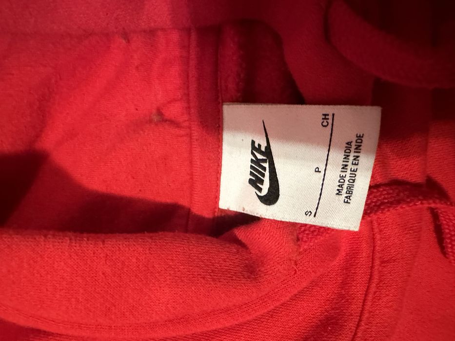 Nike червен суичър Размер S