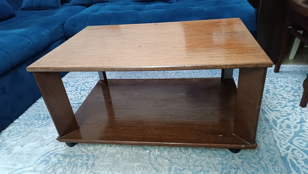 Журнальный столик