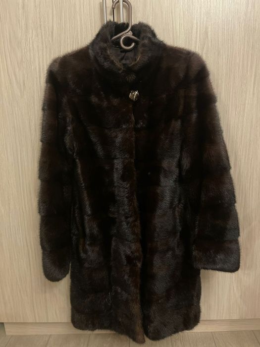 Продам норковую шубу