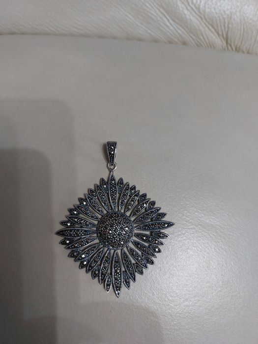 Pandant superb, masiv din argint 925 si marcasite