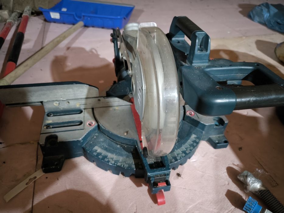 Circular Bosch GCM 10