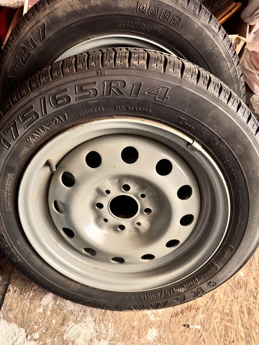Продам 2 колеса r14 / 175/65