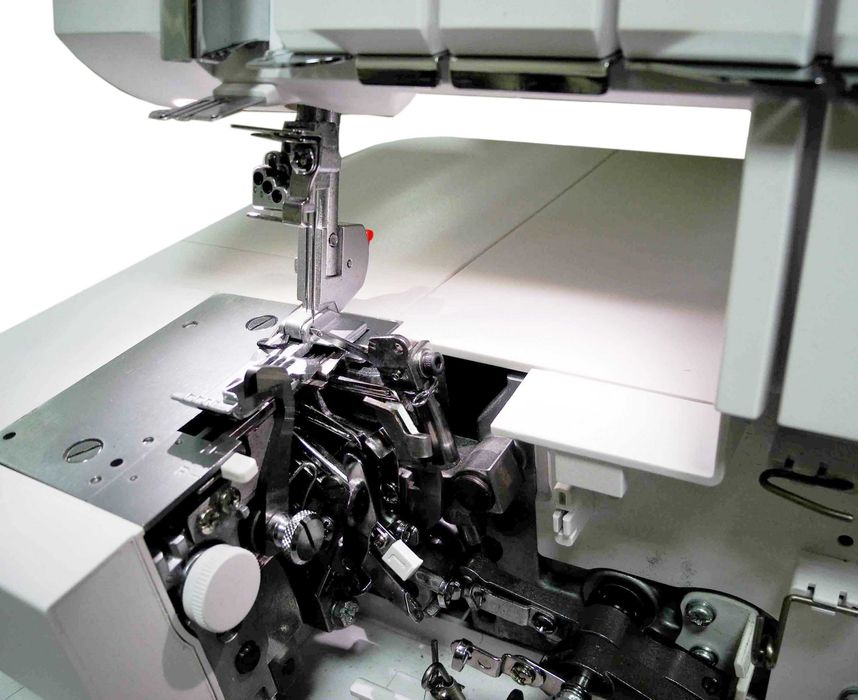 Masina surfilat Merrylock 4030