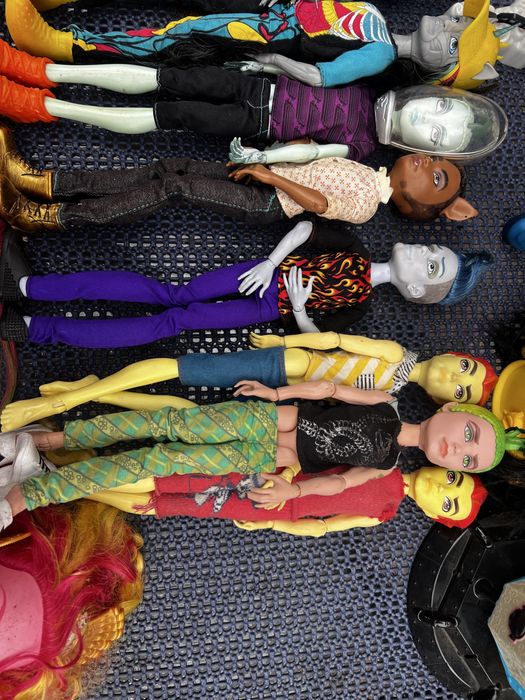 diferite modele papusi monster high