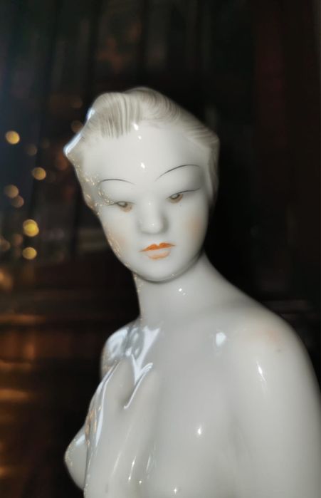 Антикварна порцеланова фигура марка Холохаза Унгария рядка колекция