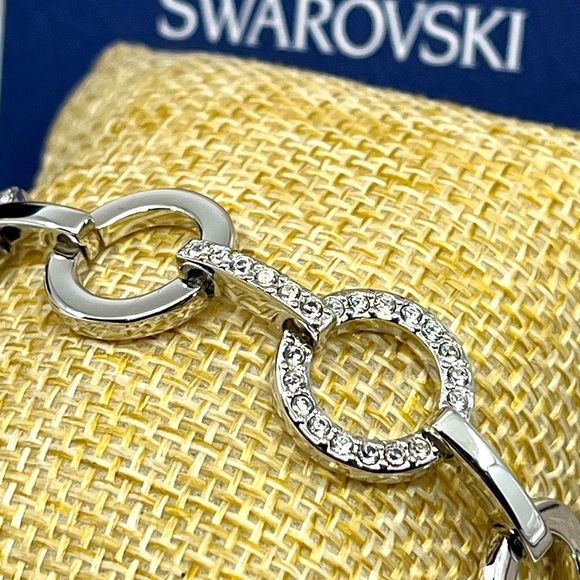 Дамска гривна Svarovski