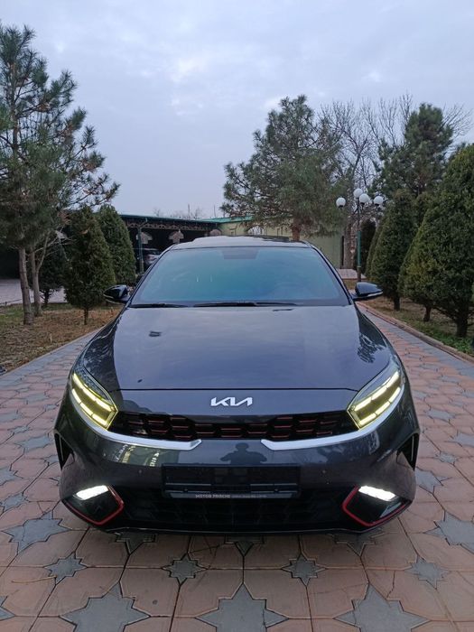 Kia CERATO GT-Line full pozisiya sotiladi