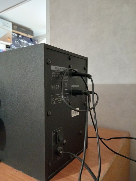 Срочно продам компьютерные колонк 2.1и Microlab
