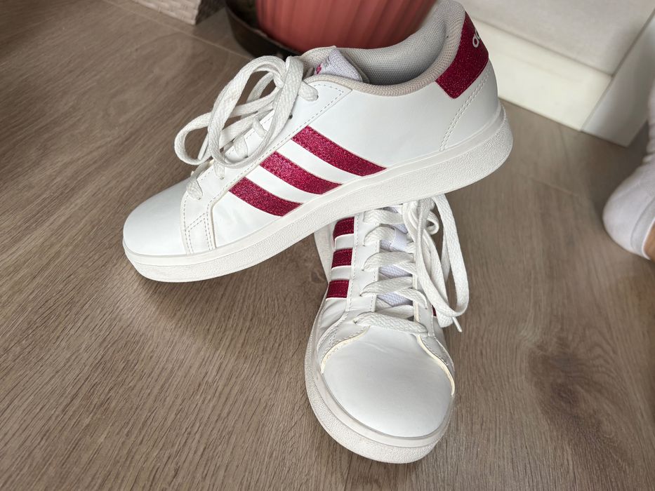 Кроссовки Adidas оригинал 35 размер
