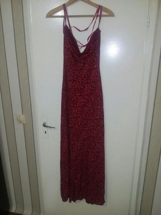 Официална рокля в червено