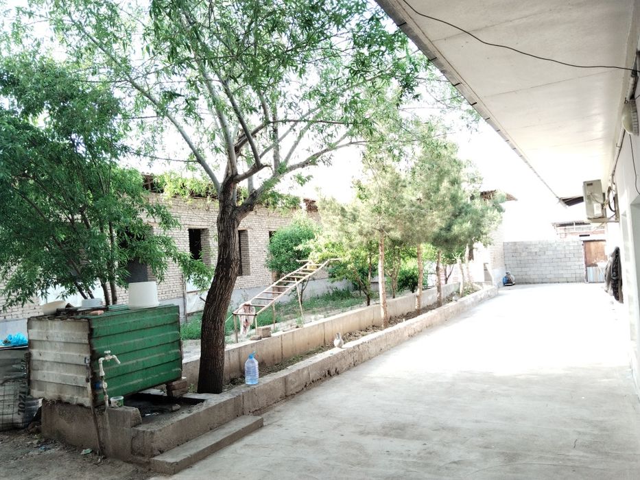 Яхши локатсиядан !!! Сотиладиган жой!!!