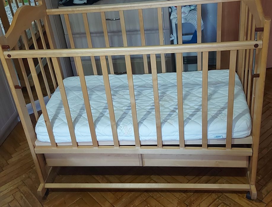 Детская кровать с матрасом