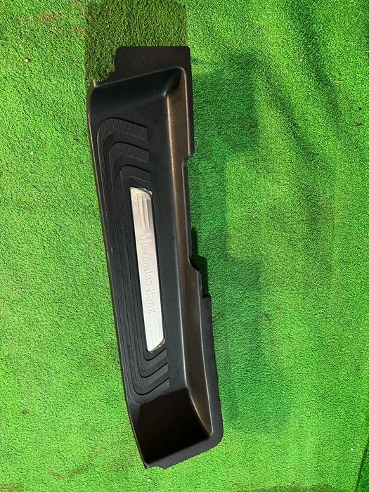 Mercedes V-Class W447 Treapta scara dreapta fata.