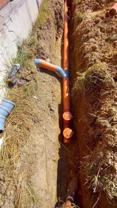Execut lucrari de canalizare si fose septice