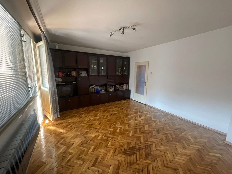 Продава се Двустаен апартамент в Плевен, 9-ти квартал - 71 кв.м за 1367 €/кв.м - Снимка #1