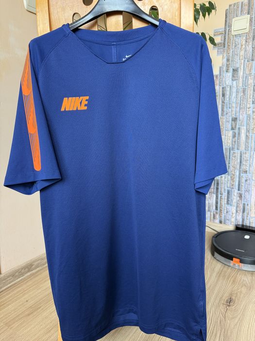 Тениска  Nike в син цвят