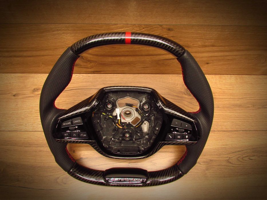 Volan Carbon BMW seria 5 G30/G31, 6 G32, 7 G11/G12