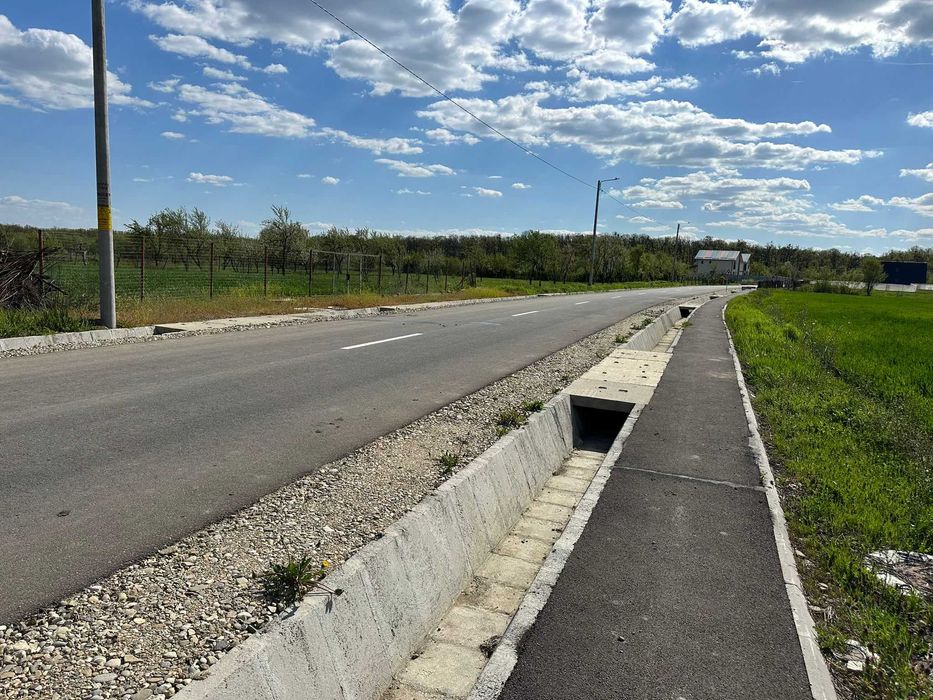 Vând teren intravilan în Teiș