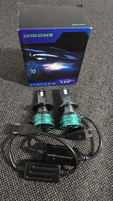 2 Seturi becuri auto LED H 7 - 8000k si 6000k