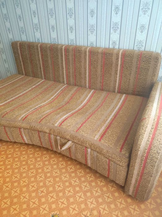 Продам Диван раскладной.