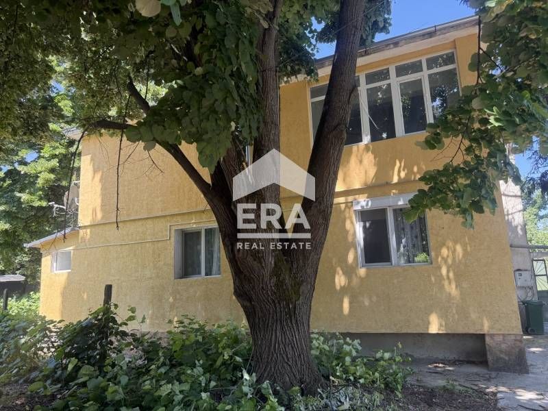 Тристаен апартамент в кв. Образцов чифлик