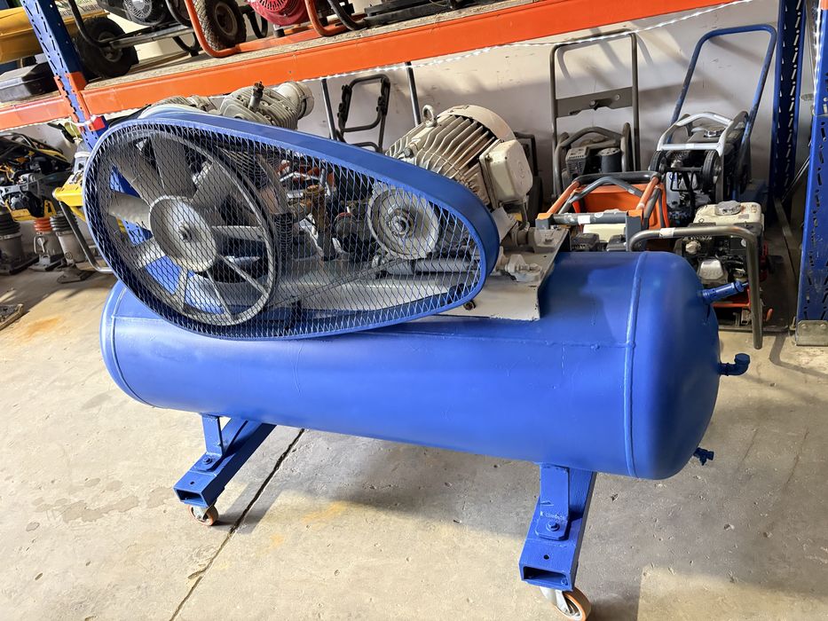 Compresor aer trifazic profesional