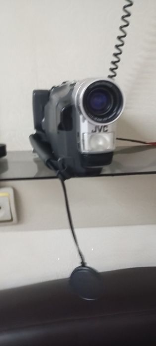 Продам видео камеру JVC