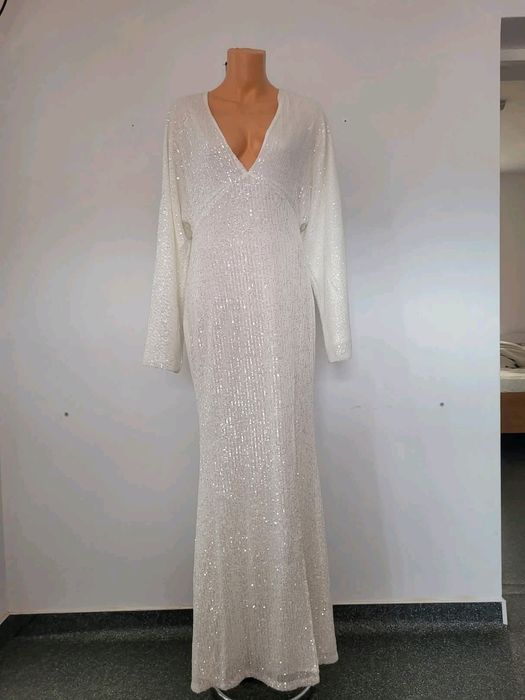 Rochie albă cu paiete