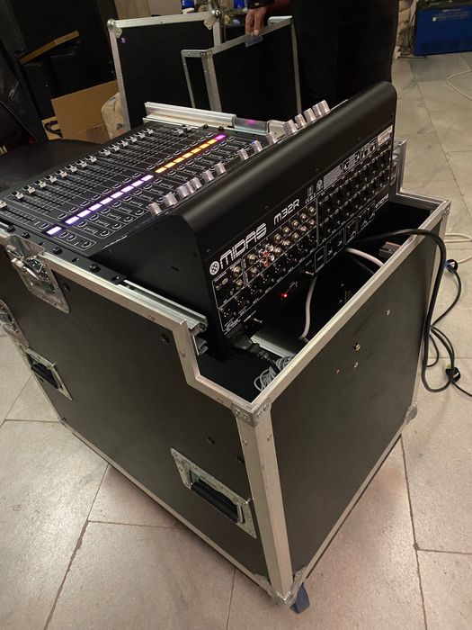 Midas m32r с къстъм кейс за него