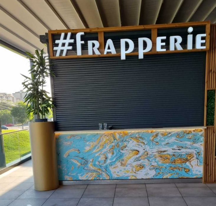 Vand bar mobil inclusiv mobilier