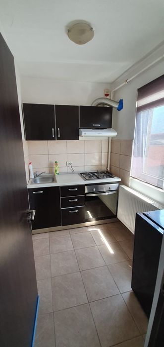 Ofer spre închiriere garsoniera zona centrala