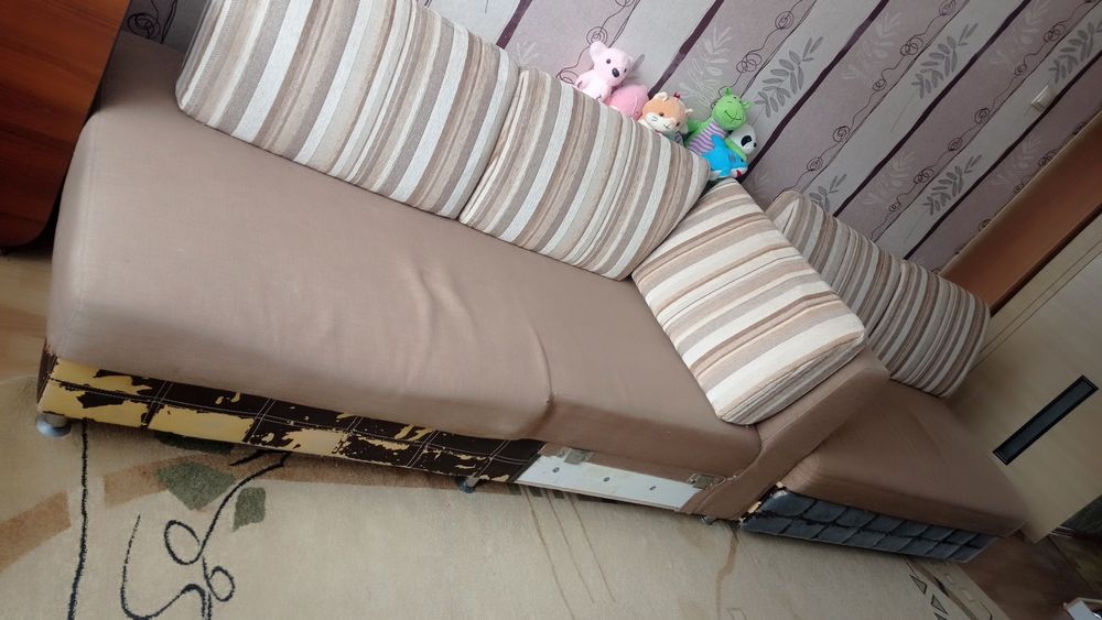 Продам угловой диван б/у