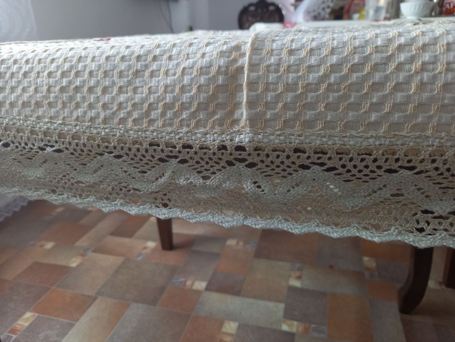 Продам скатерть (хлопок)