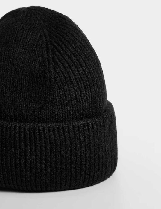 Set Caciula neagra Tricot marca Mango uniSex +++ Manusi piele maro