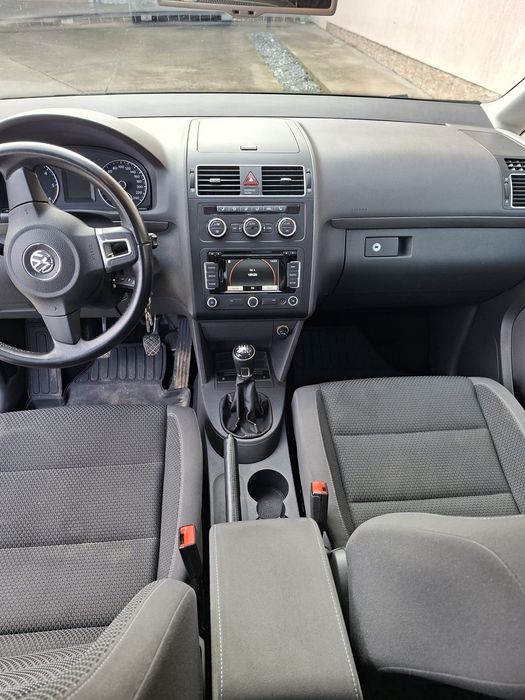 Vând vw touran 2013 model 7locuri