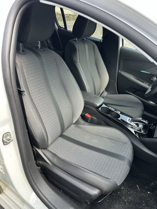 Dezmembrez Peugeot 208 2019-2025, 1.2 benzina NH05, cutie automata