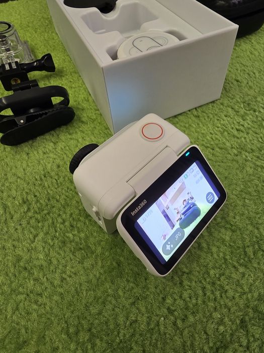 Camera Insta360 GO 3S - ca noua cu accesorii extra