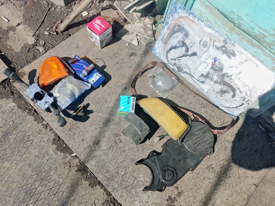 Продам запчасти Мазда ваз ауди