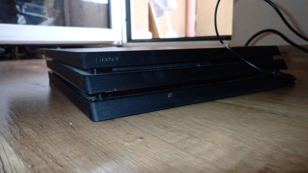 Playstation 4 pro 1tb  !!!САМО ЛИЧНО ПРЕДАВАНЕ!!!