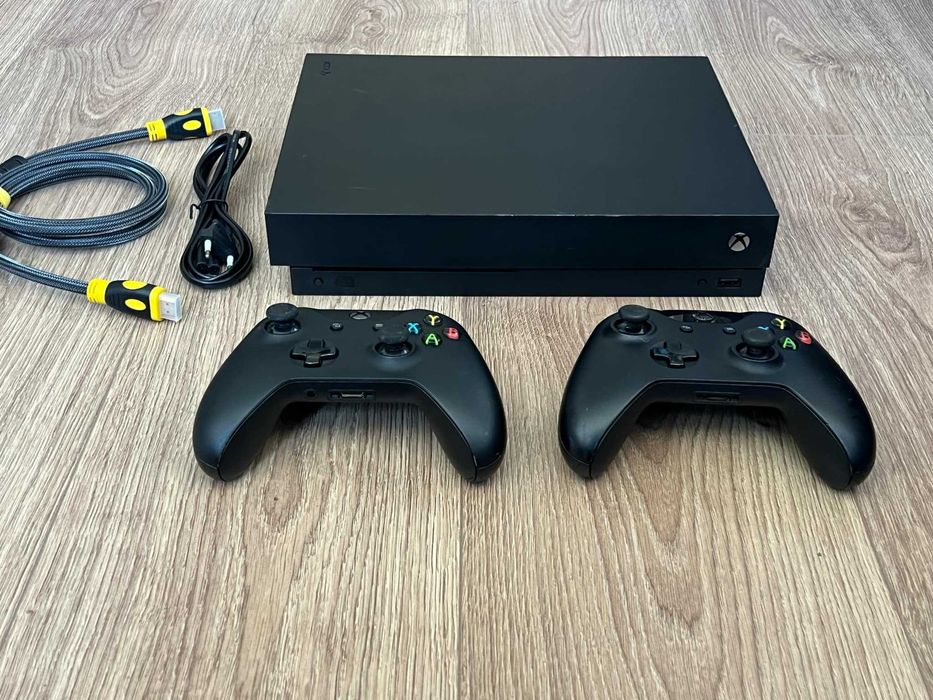 Consola XBOX ONE X 1TB 4K echivalent ps4 pro cu 2 manete si cabluri