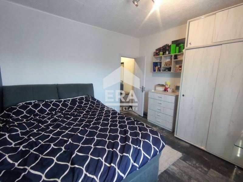 Страхотен обзаведен тристаен апартамент кв.Бадема