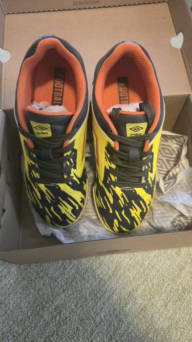 Детски стоножки за футбол 34 номвр