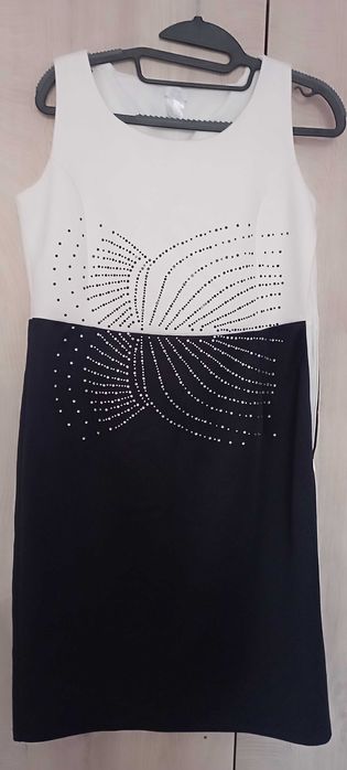 Нова, официална, с камъни, м/л размер, 30 лв