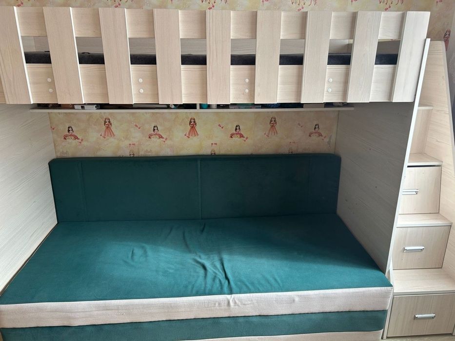 Кровать двухъярусная